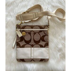 COACH Women's Crossbody in Signature Canvas